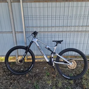 800Wh DJI Aviox Mid Drive System E-mtb Amflow PL Carbon Ebike