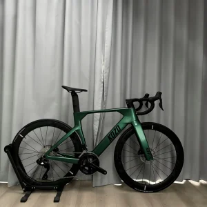Kozo Factory Direct Carbon Fiber Racing Road Bike 700c Wireless Electronic Shifitng 24s Hydraulic Disc Brake OEM