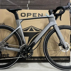 Lightweight R10 Pro 22 Speed Racing Road Bike Carbon Fiber with Disc Brake Carbon Fiber Wind Breaking Riding Feature