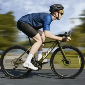 Men’s 700C Road Bike with 47/50cm Aluminum Frame 16-Speed for Swiss Painted Bicycle Featuring Disc Brakes