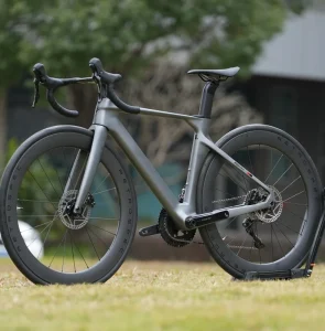 R10pro Full Carbon Fiber Disc Brake Road Bicycle, R7120 24-Speed 105 Carbon Fiber 700C Racing Bike