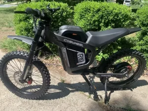 Stealth Bomber Electric Motorcycle with 9000W Motor 72V 40Ah Battery 200KM Long Range 96km/h High Speed Electric Bike