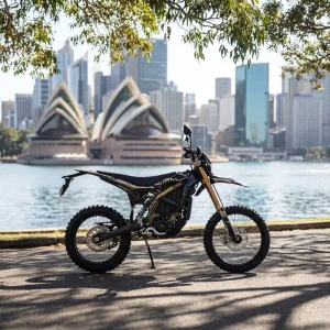 Sur Ron Dirt Bike Ultra Bee Black Surron 74V 60Ah 95Km h 21Kw Max Power Ultra Bee Black Surron
